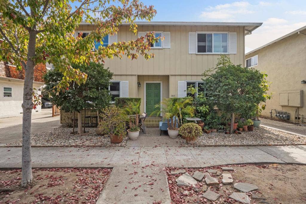 301 College Avenue, Palo Alto, CA 94306 301 College Avenue, Palo Alto, CA 94306