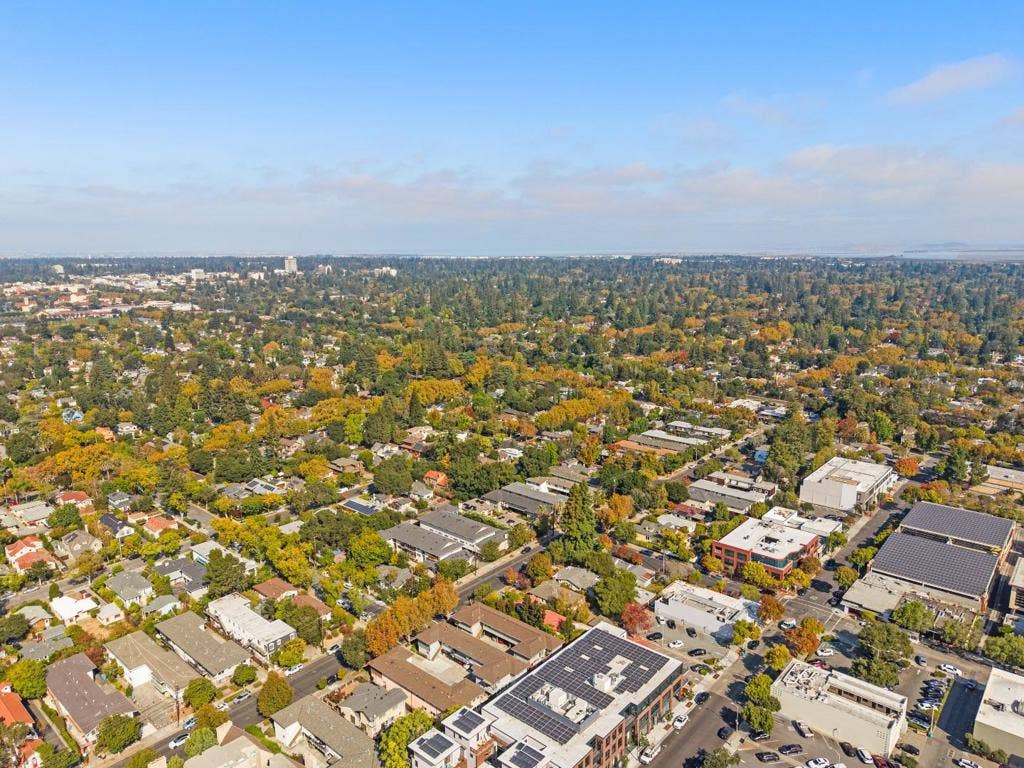 301 College Avenue, Palo Alto, CA 94306 301 College Avenue, Palo Alto, CA 94306