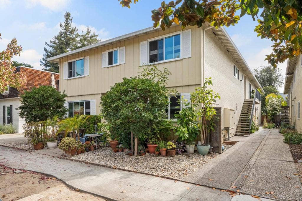 301 College Avenue, Palo Alto, CA 94306 301 College Avenue, Palo Alto, CA 94306