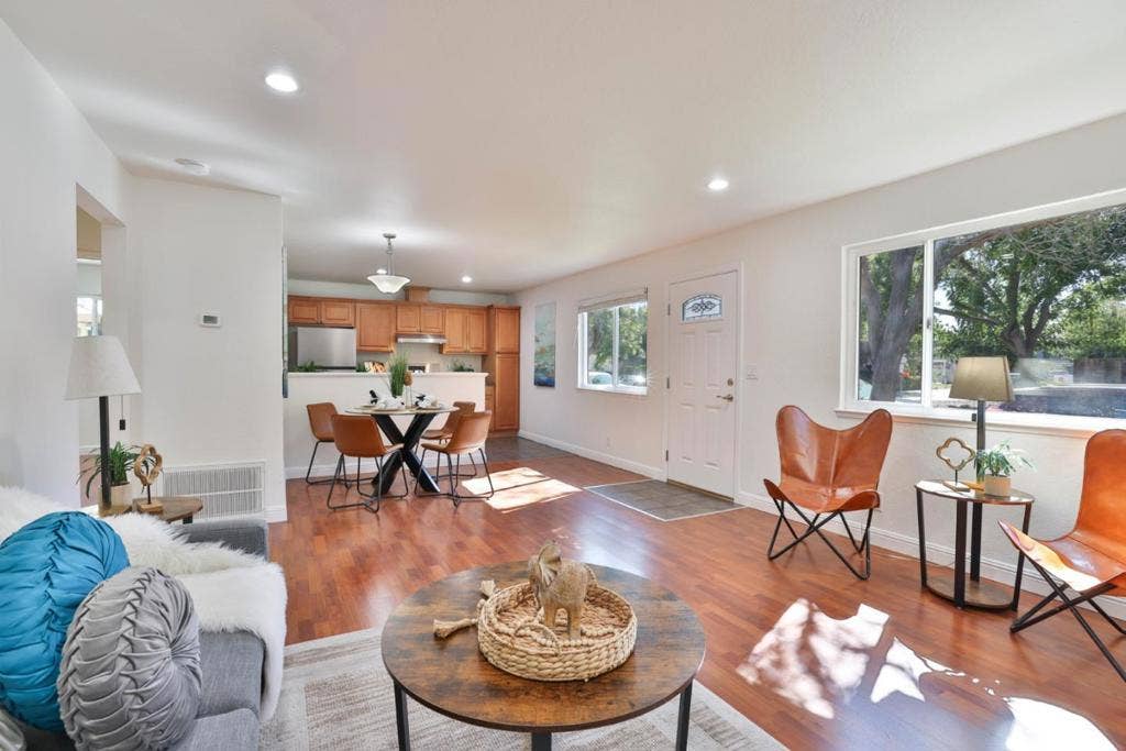 207 Coy Drive, #1, San Jose, CA 95123 207 Coy Drive, #1, San Jose, CA 95123