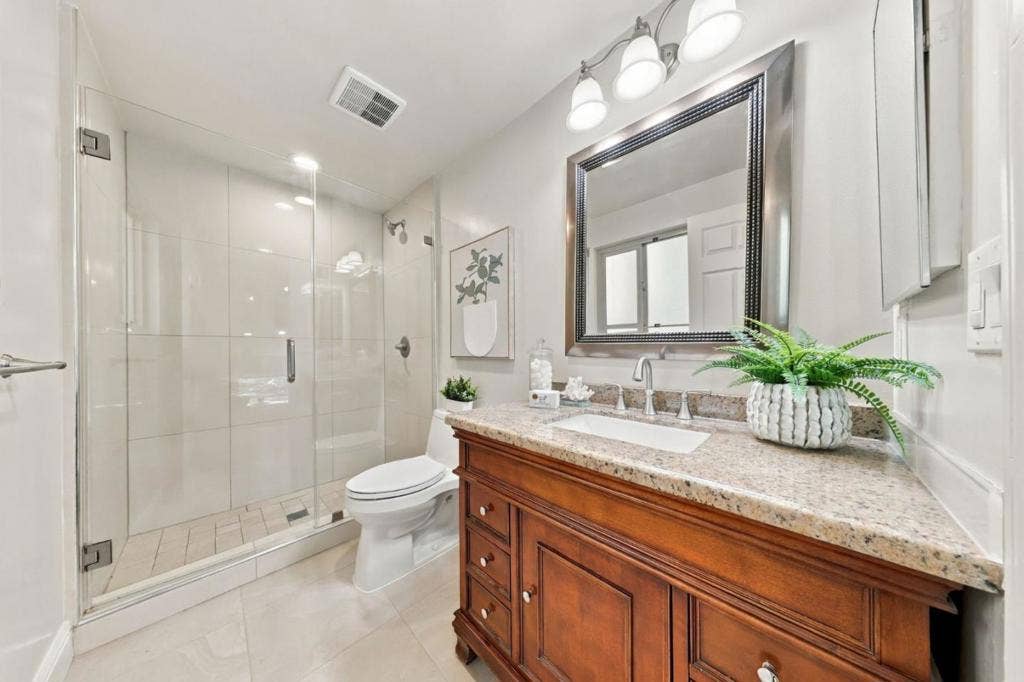 13 Gallowridge Court, San Mateo, CA 94402 13 Gallowridge Court, San Mateo, CA 94402