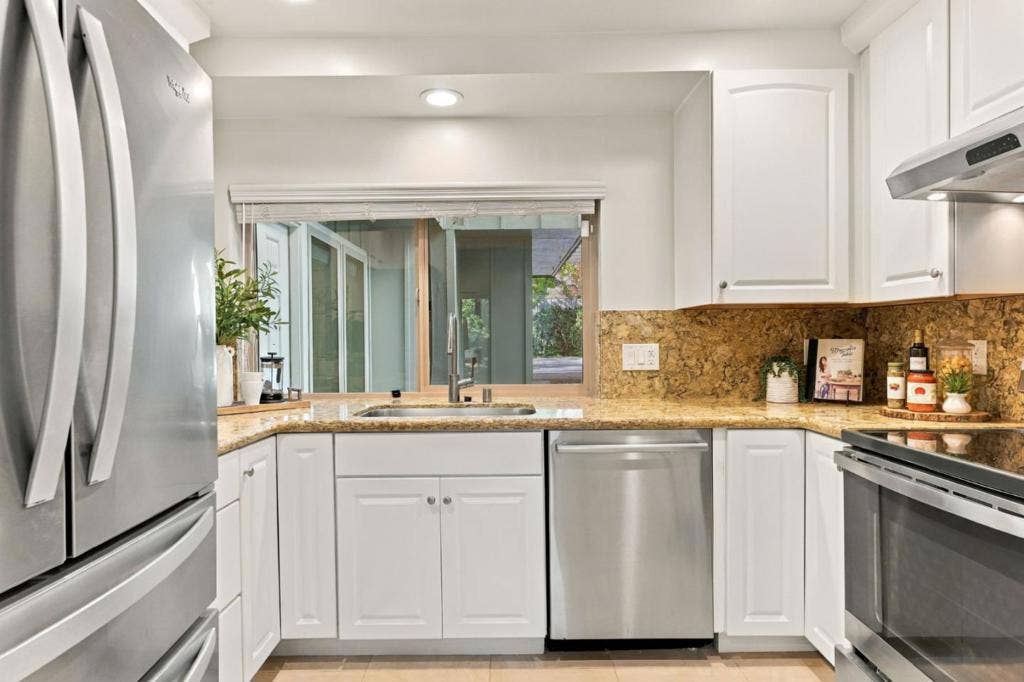 13 Gallowridge Court, San Mateo, CA 94402 13 Gallowridge Court, San Mateo, CA 94402