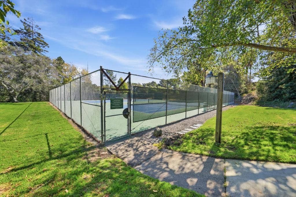13 Gallowridge Court, San Mateo, CA 94402 13 Gallowridge Court, San Mateo, CA 94402