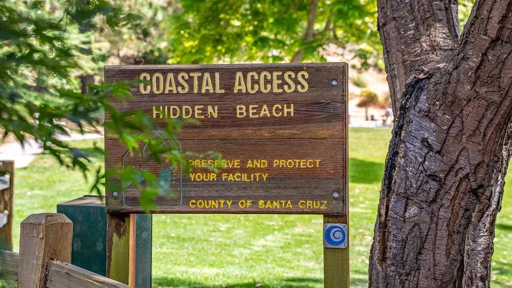 457 Townsend Drive, Aptos, CA 95003 457 Townsend Drive, Aptos, CA 95003