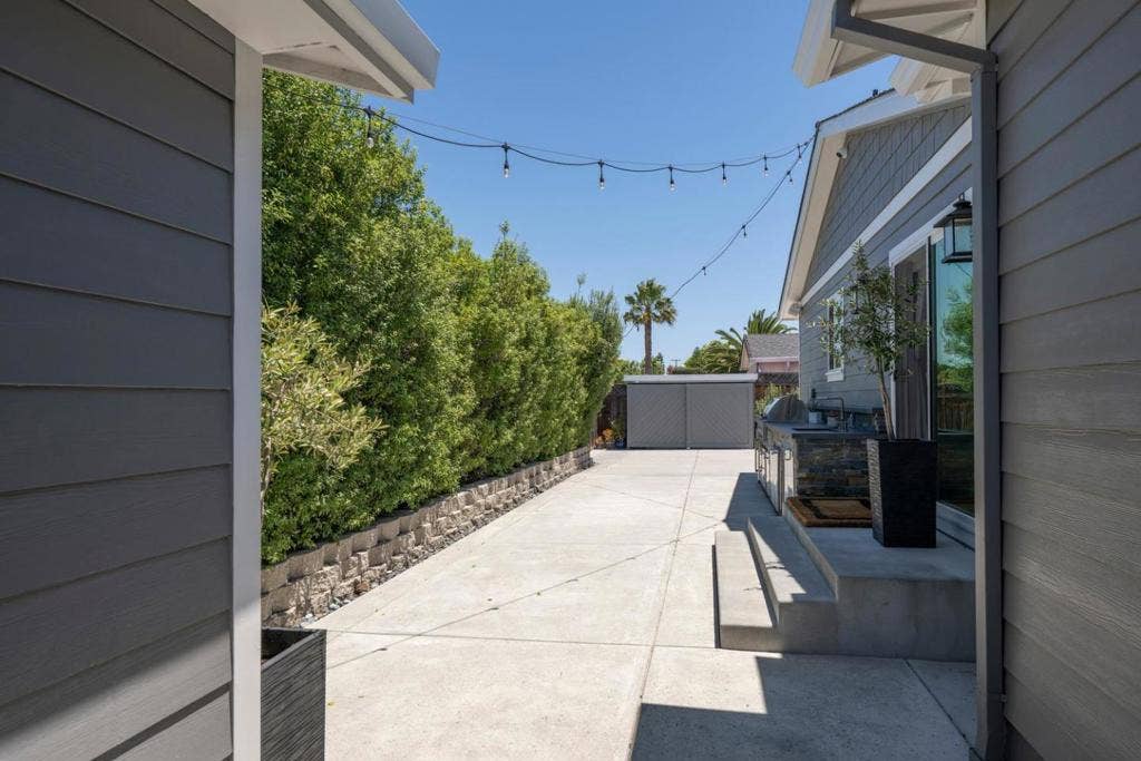 1600 ARK Street, San Mateo, CA 94403 1600 ARK Street, San Mateo, CA 94403