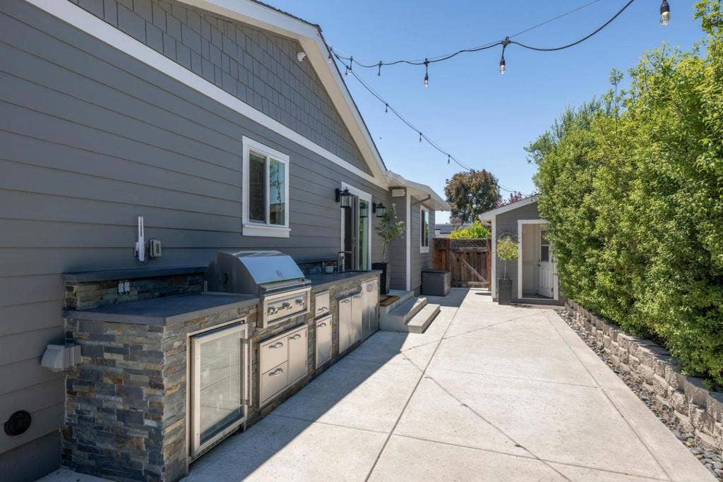 1600 ARK Street, San Mateo, CA 94403 1600 ARK Street, San Mateo, CA 94403