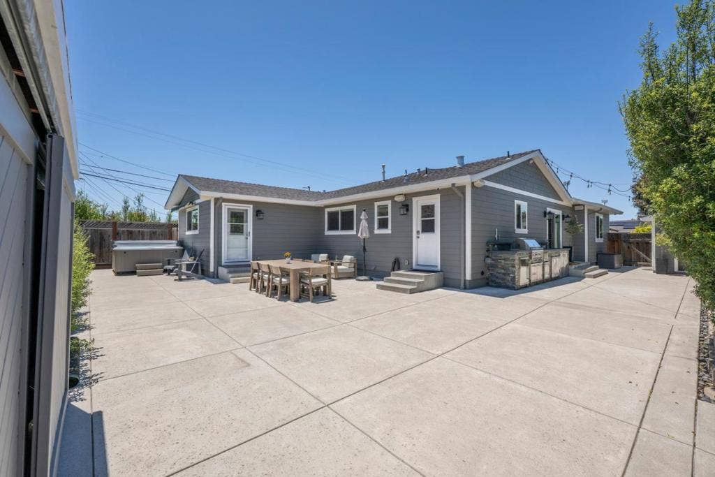 1600 ARK Street, San Mateo, CA 94403 1600 ARK Street, San Mateo, CA 94403