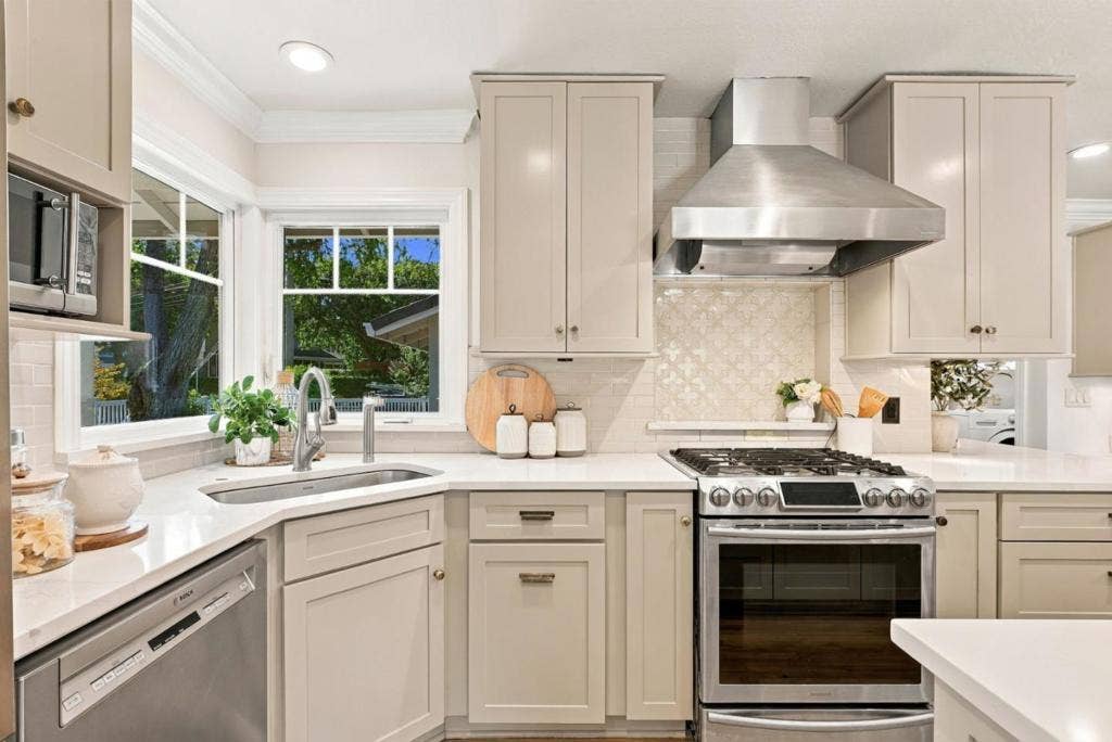 1666 Creek Drive, San Jose, CA 95125 1666 Creek Drive, San Jose, CA 95125
