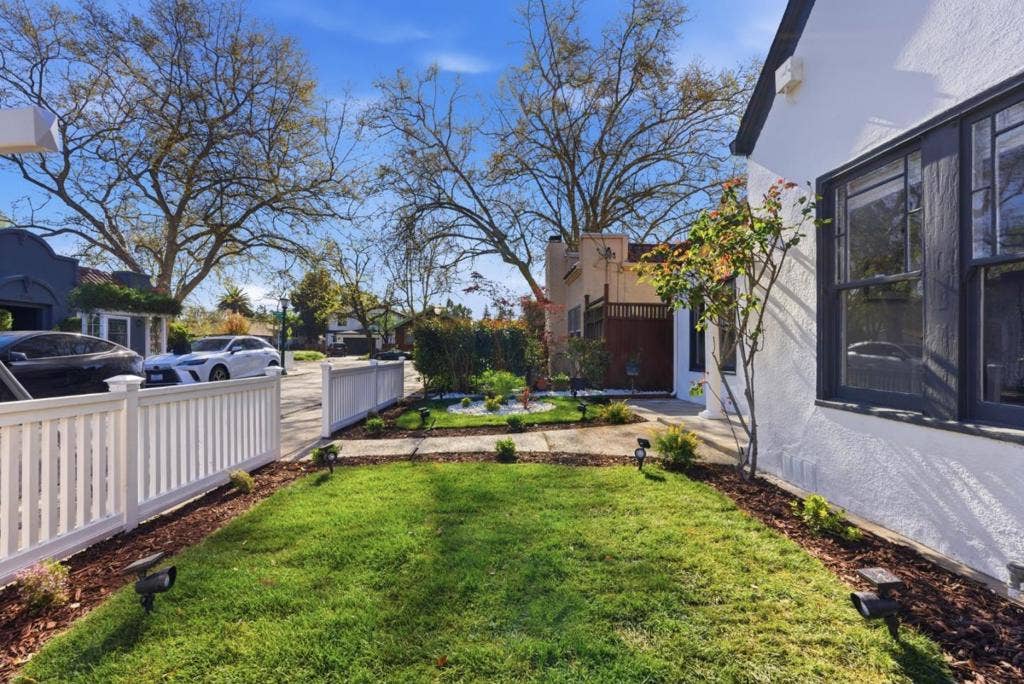 711 Emerson Court, San Jose, CA 95126 711 Emerson Court, San Jose, CA 95126