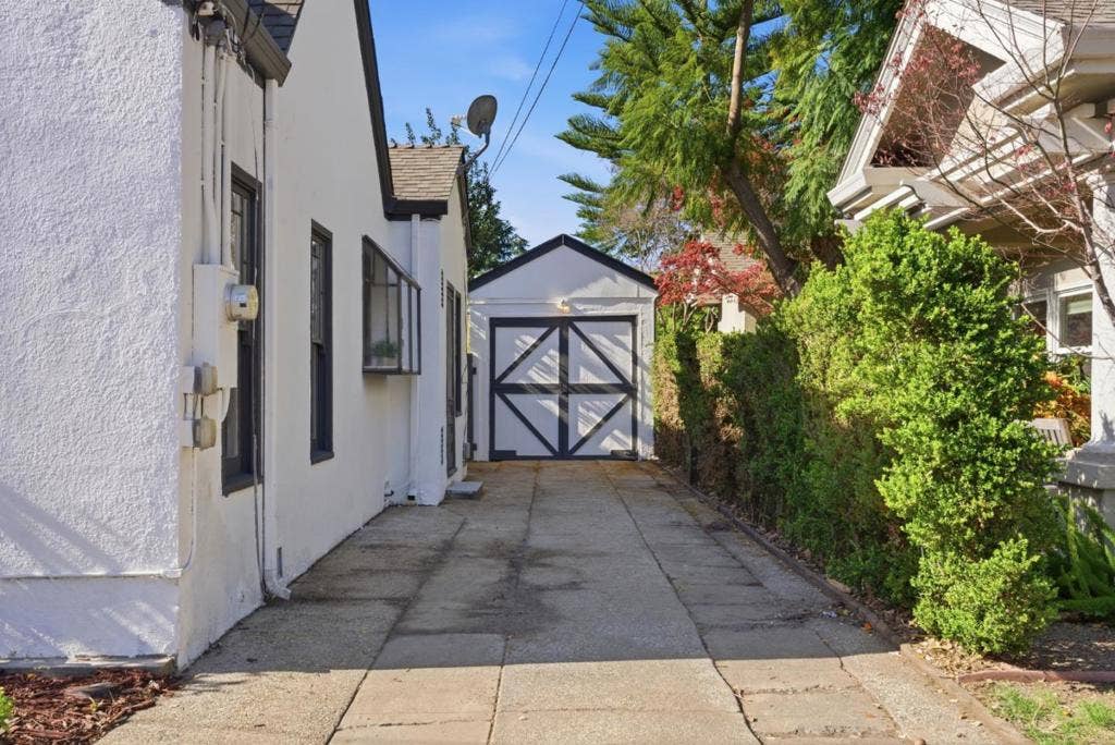 711 Emerson Court, San Jose, CA 95126 711 Emerson Court, San Jose, CA 95126