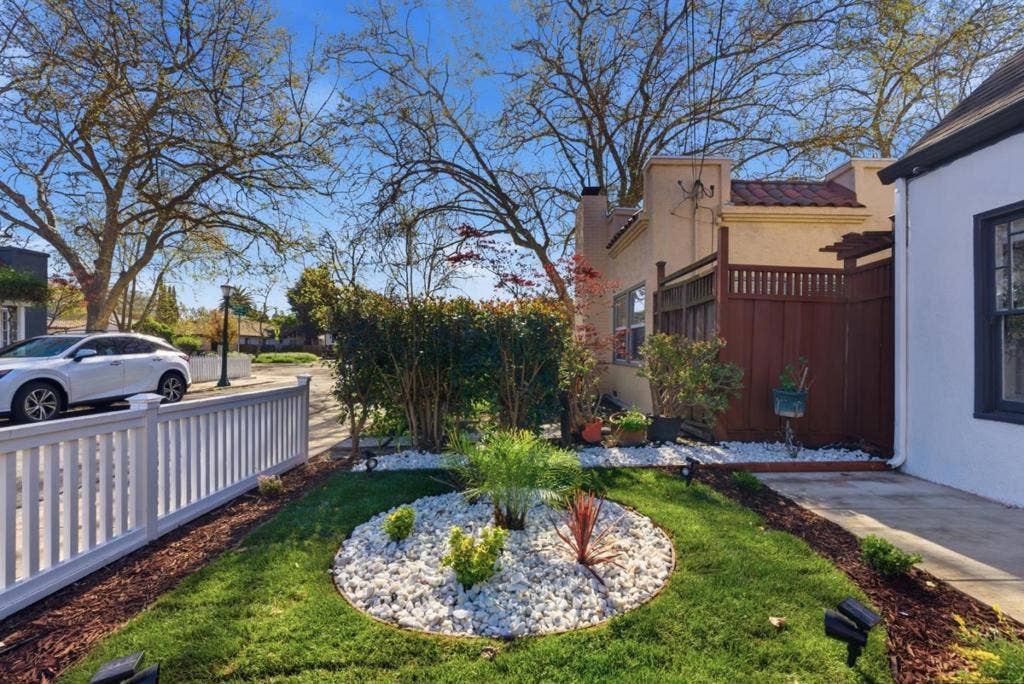 711 Emerson Court, San Jose, CA 95126 711 Emerson Court, San Jose, CA 95126