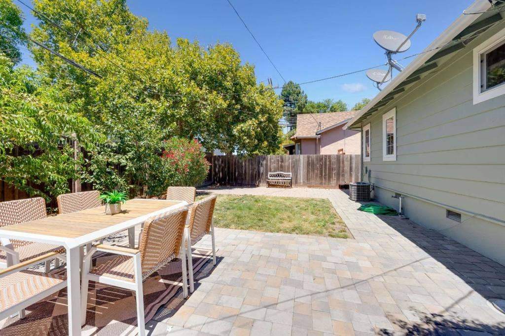 32013203 Hoover, Redwood City, CA 94063 32013203 Hoover, Redwood City, CA 94063
