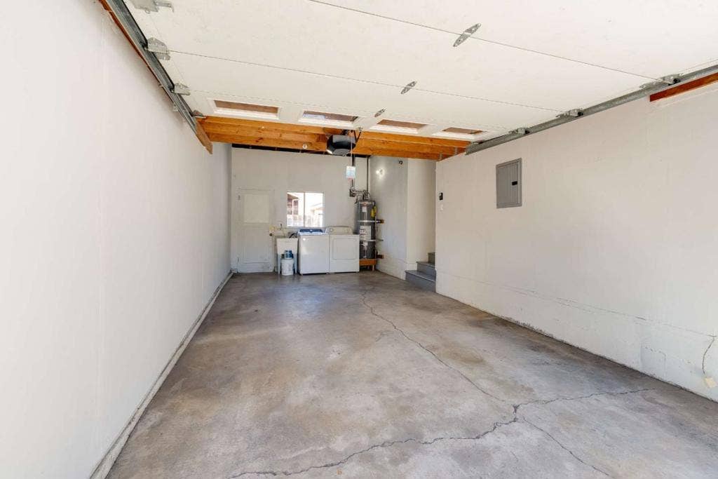 32013203 Hoover, Redwood City, CA 94063 32013203 Hoover, Redwood City, CA 94063