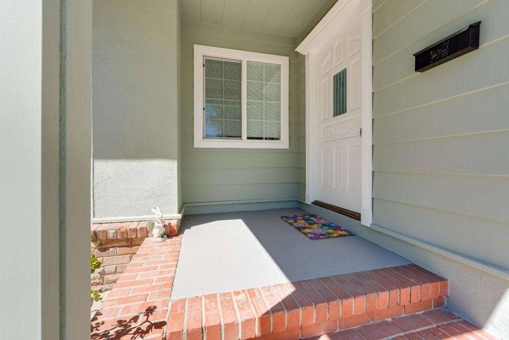 32013203 Hoover, Redwood City, CA 94063 32013203 Hoover, Redwood City, CA 94063