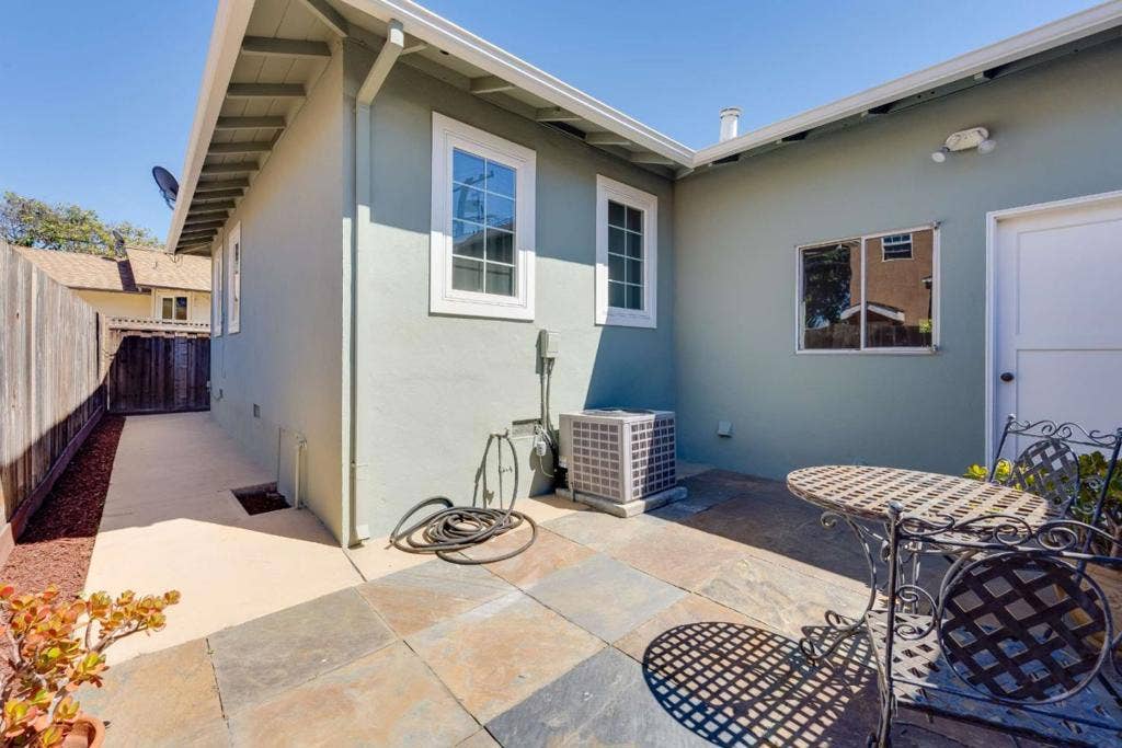 32013203 Hoover, Redwood City, CA 94063 32013203 Hoover, Redwood City, CA 94063