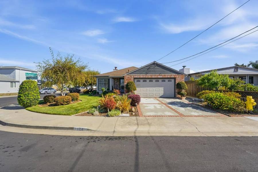 Property photo for 123 S Magnolia Avenue, South San Francisco, CA
