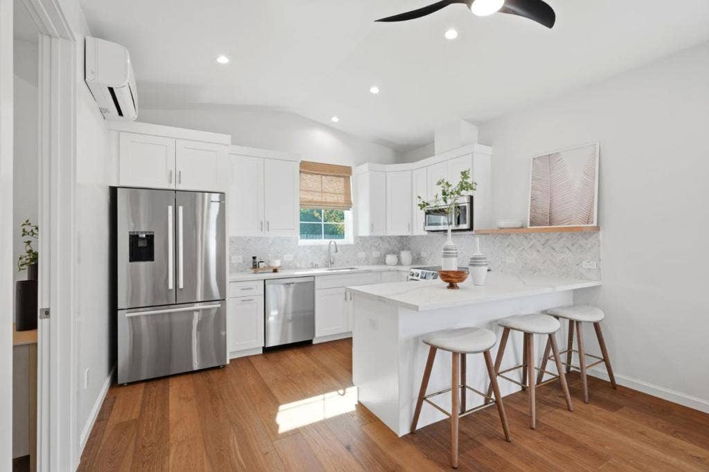 914 2nd Avenue, Redwood City, CA 94063 914 2nd Avenue, Redwood City, CA 94063