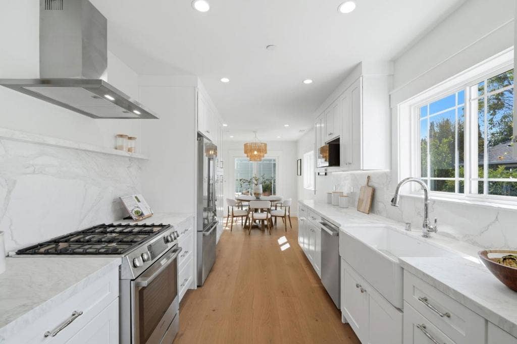 914 2nd Avenue, Redwood City, CA 94063 914 2nd Avenue, Redwood City, CA 94063