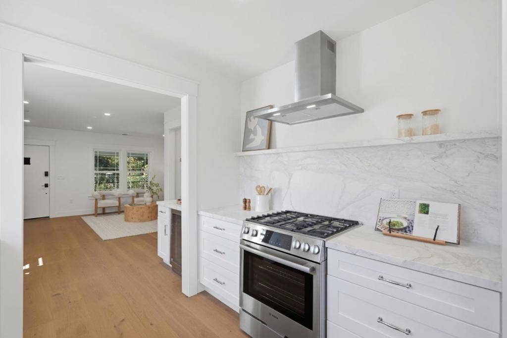914 2nd Avenue, Redwood City, CA 94063 914 2nd Avenue, Redwood City, CA 94063