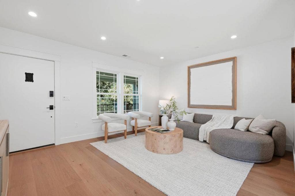 914 2nd Avenue, Redwood City, CA 94063 914 2nd Avenue, Redwood City, CA 94063