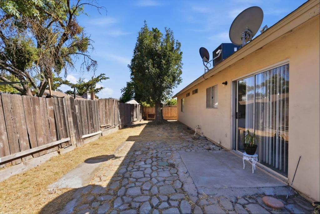 1551 Little Rock Court, Merced, CA 95348 1551 Little Rock Court, Merced, CA 95348