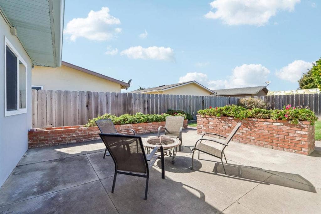 1485 Cherokee Drive, Salinas, CA 93906 1485 Cherokee Drive, Salinas, CA 93906