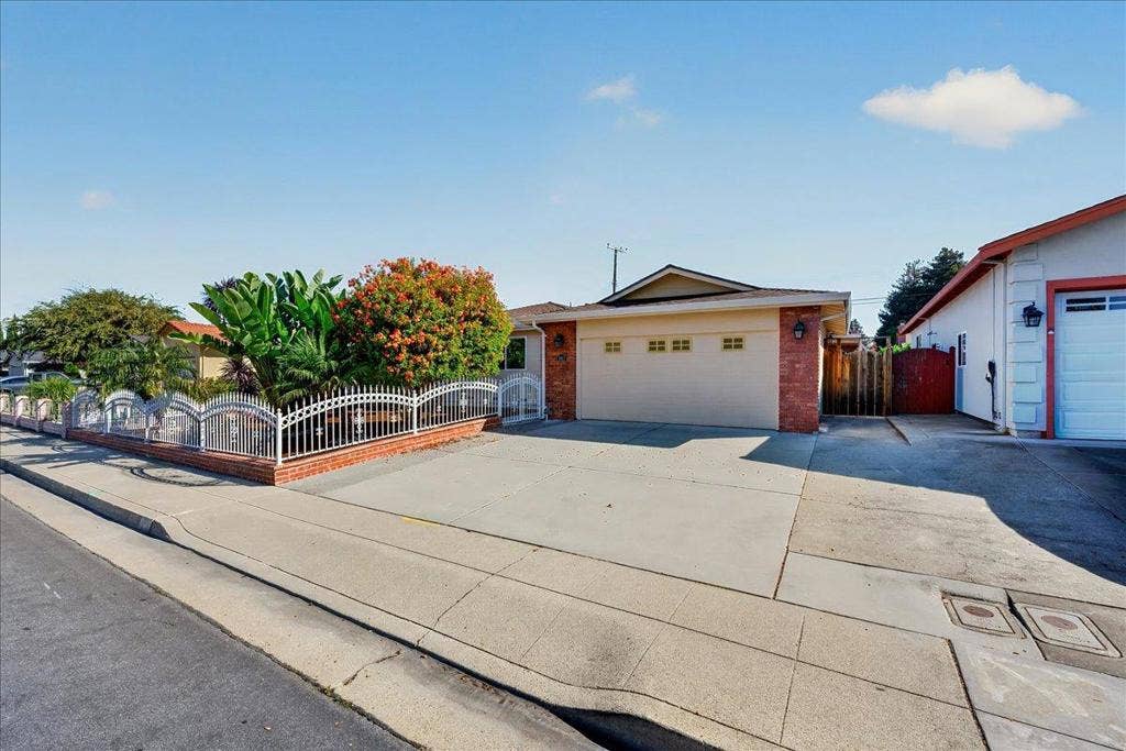 2057 El Capitan Avenue, Santa Clara, CA 95050 2057 El Capitan Avenue, Santa Clara, CA 95050