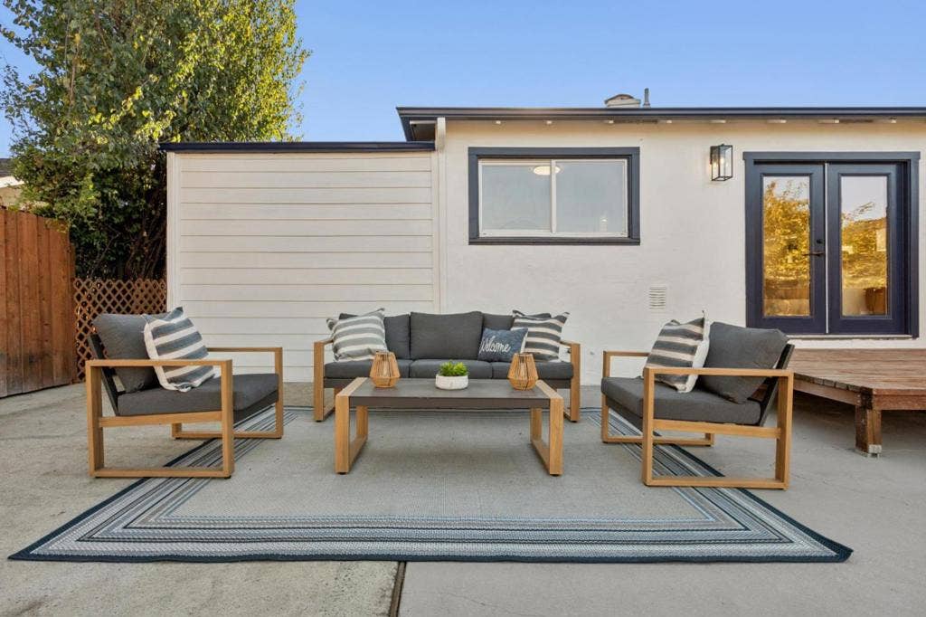 24 N Idaho Street, San Mateo, CA 94401 24 N Idaho Street, San Mateo, CA 94401