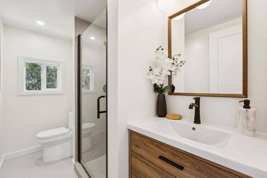 24 N Idaho Street, San Mateo, CA 94401 24 N Idaho Street, San Mateo, CA 94401