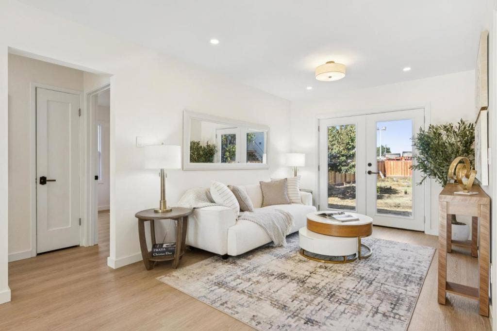 24 N Idaho Street, San Mateo, CA 94401 24 N Idaho Street, San Mateo, CA 94401