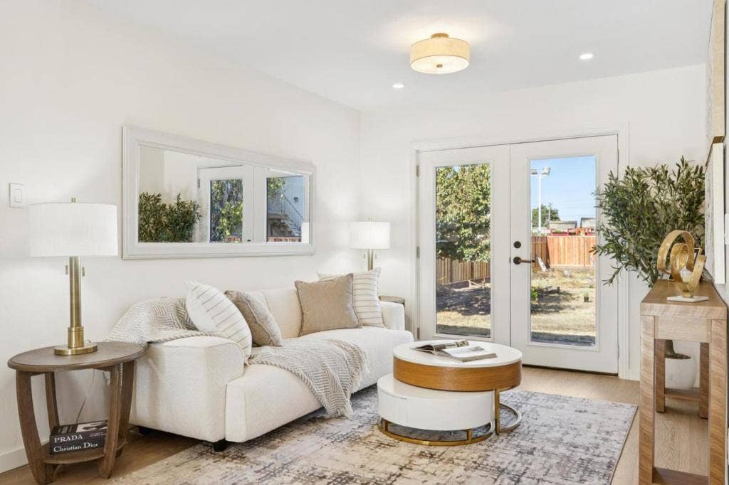 24 N Idaho Street, San Mateo, CA 94401 24 N Idaho Street, San Mateo, CA 94401