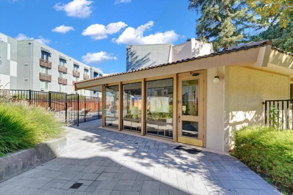 400 Ortega Avenue, #306B, Mountain View, CA 94040 400 Ortega Avenue, #306B, Mountain View, CA 94040