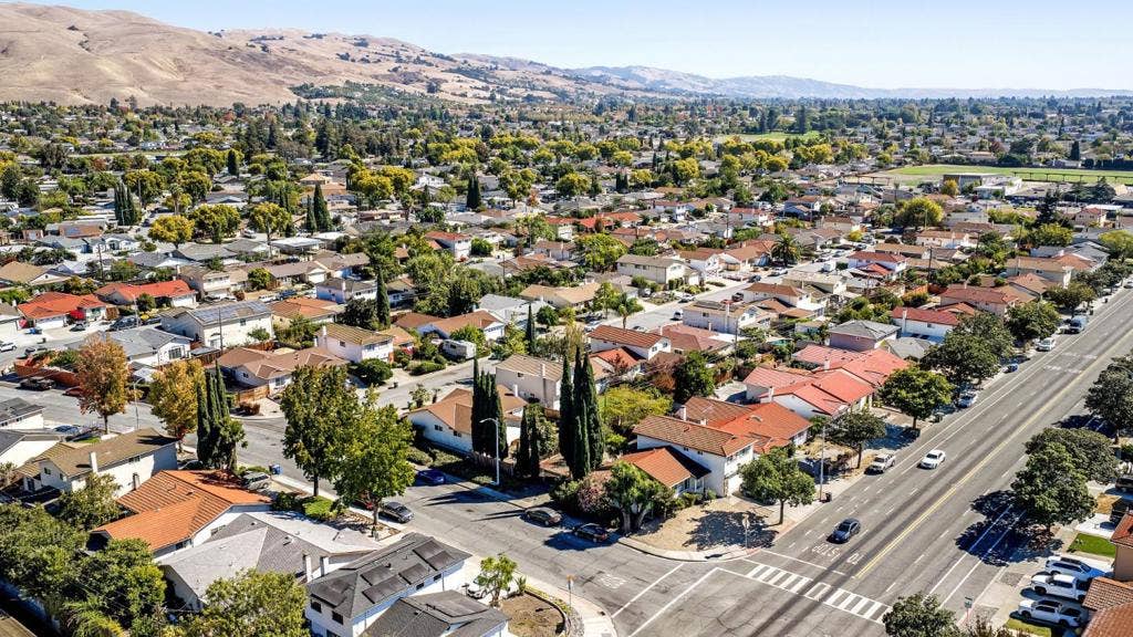 163 Rodrigues Avenue, Milpitas, CA 95035 163 Rodrigues Avenue, Milpitas, CA 95035