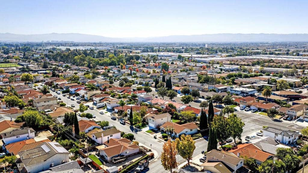 163 Rodrigues Avenue, Milpitas, CA 95035 163 Rodrigues Avenue, Milpitas, CA 95035