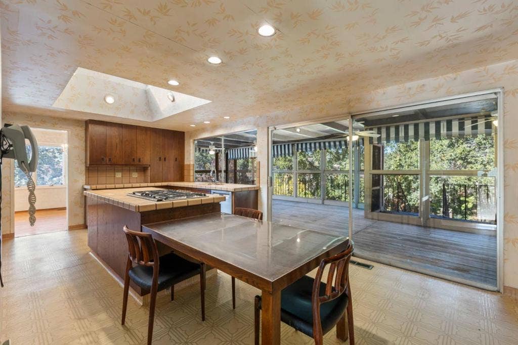 13158 Stewart Court, Saratoga, CA 95070 13158 Stewart Court, Saratoga, CA 95070