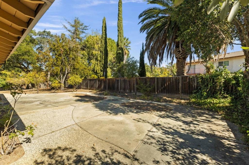 13158 Stewart Court, Saratoga, CA 95070 13158 Stewart Court, Saratoga, CA 95070