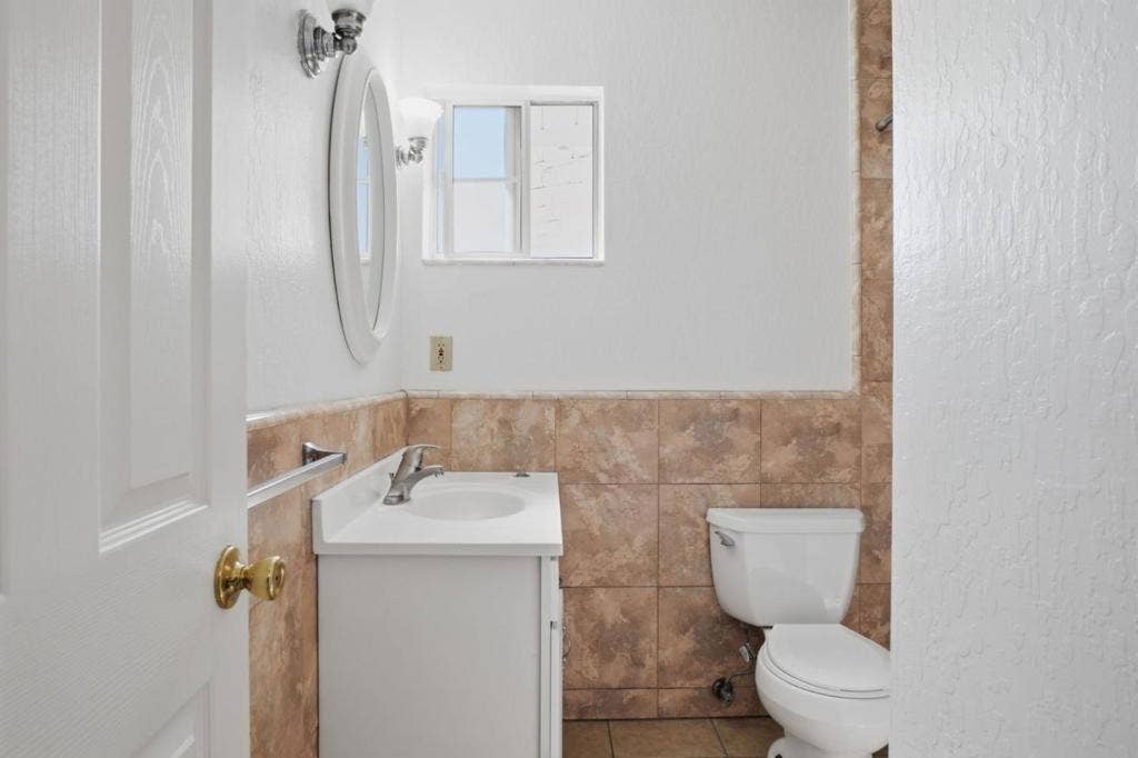 212 Pamela Avenue, San Jose, CA 95116 212 Pamela Avenue, San Jose, CA 95116