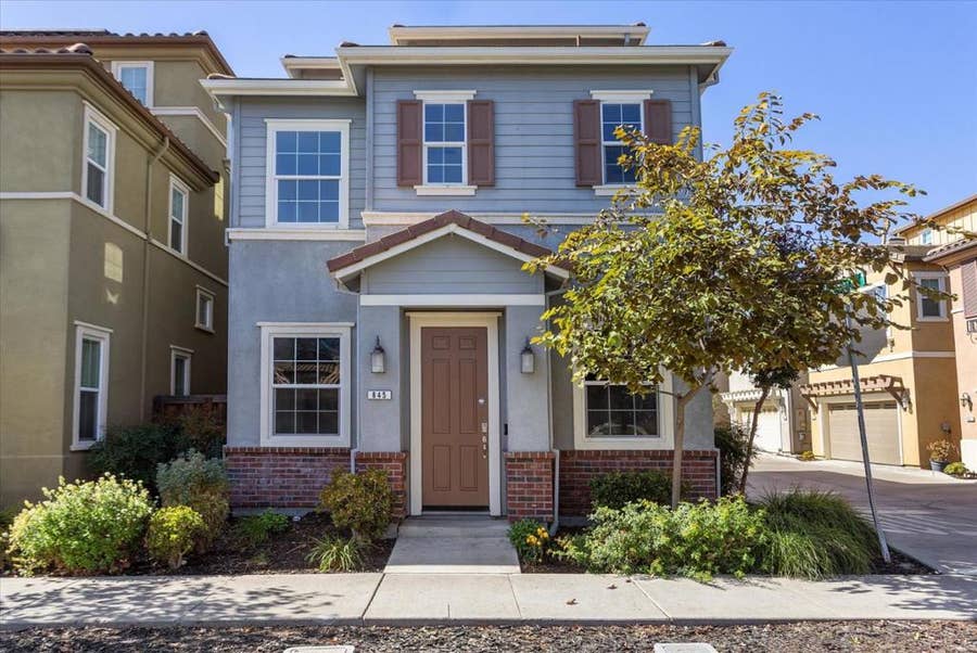 Property photo for 845 Fan Palm Lane, Brentwood, CA