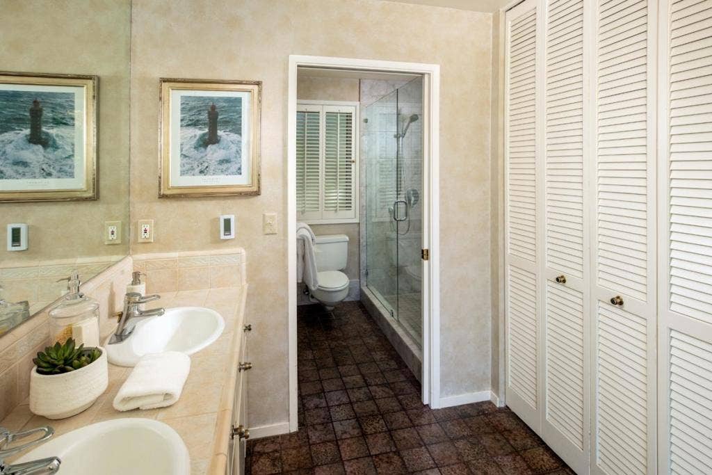 27 Catalpa Drive, Atherton, CA 94027 27 Catalpa Drive, Atherton, CA 94027