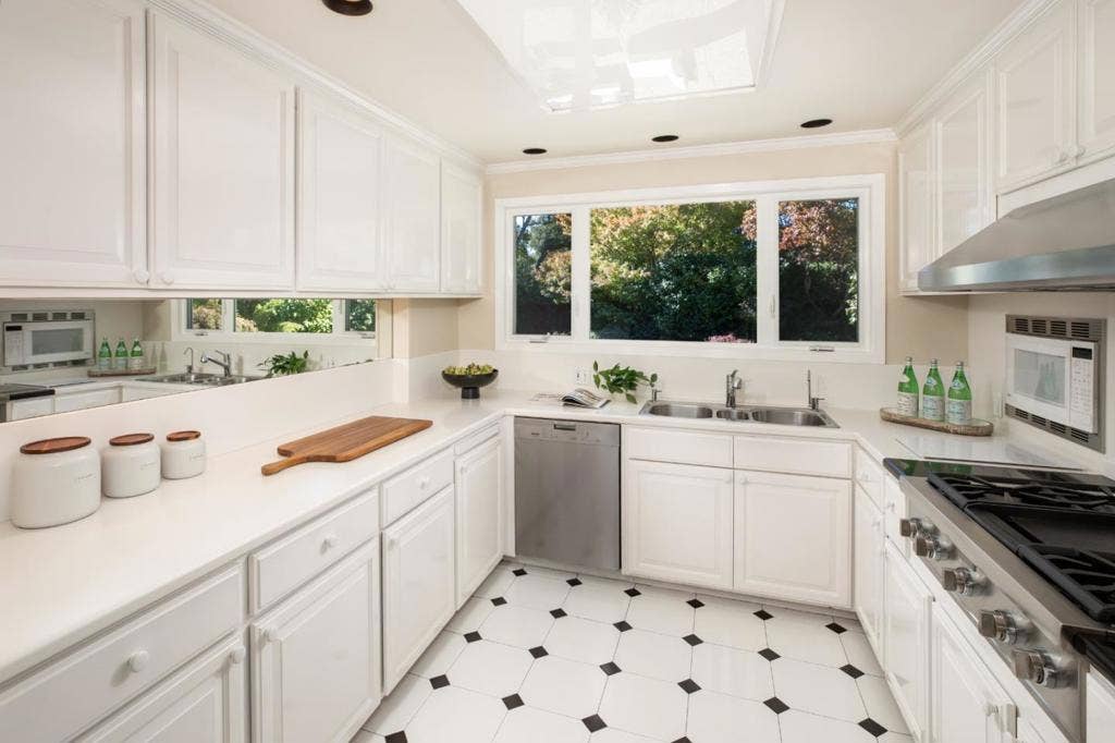 27 Catalpa Drive, Atherton, CA 94027 27 Catalpa Drive, Atherton, CA 94027
