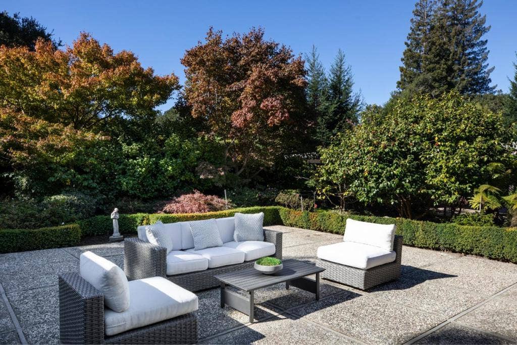 27 Catalpa Drive, Atherton, CA 94027 27 Catalpa Drive, Atherton, CA 94027