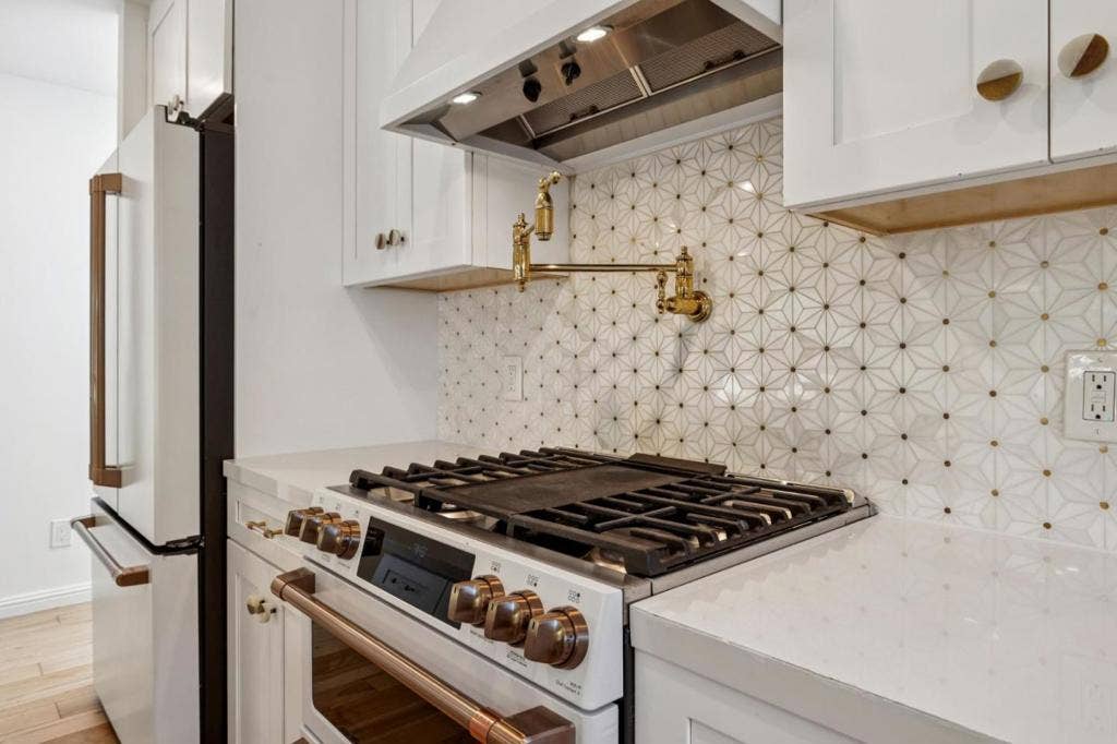830 Robin Lane, Millbrae, CA 94030 830 Robin Lane, Millbrae, CA 94030