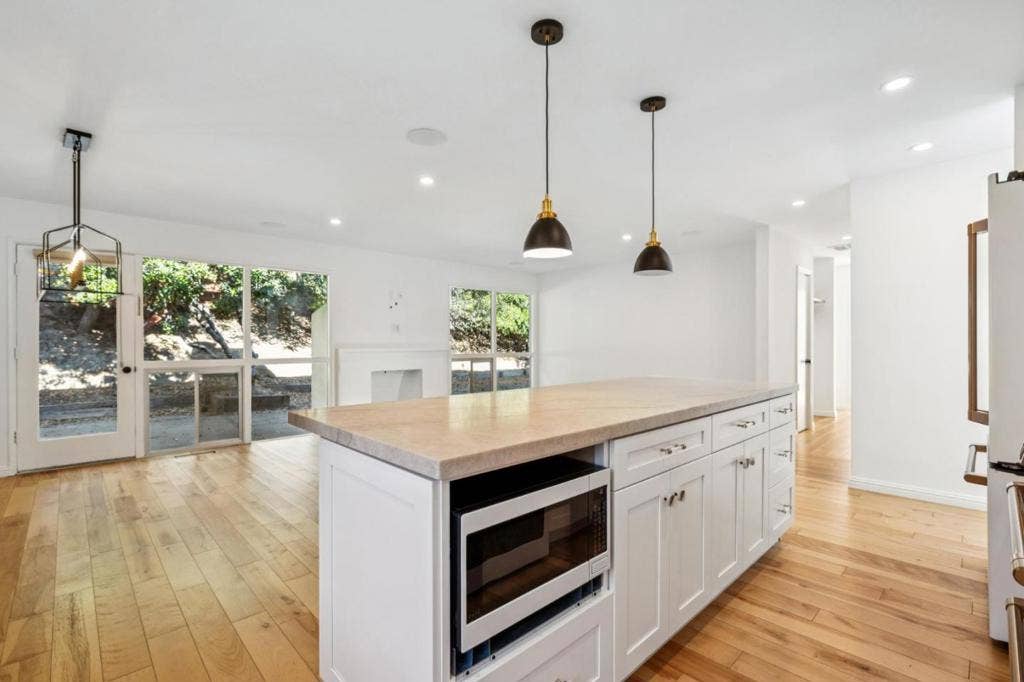 830 Robin Lane, Millbrae, CA 94030 830 Robin Lane, Millbrae, CA 94030