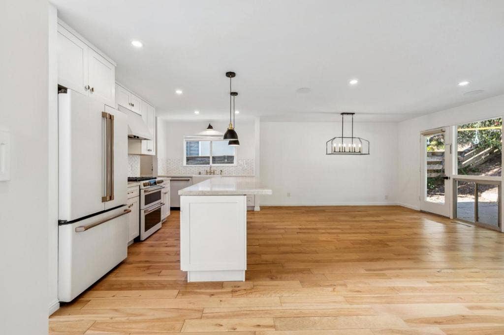 830 Robin Lane, Millbrae, CA 94030 830 Robin Lane, Millbrae, CA 94030