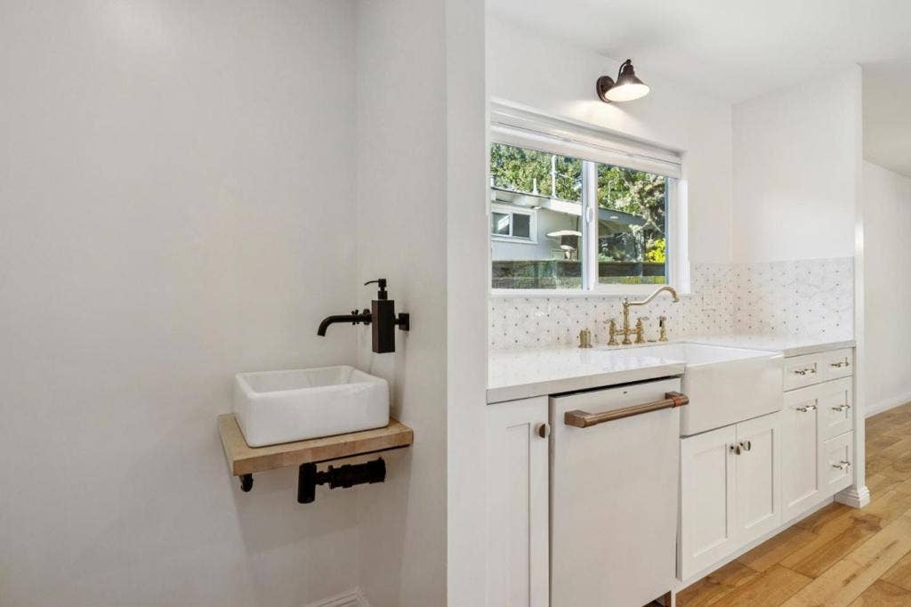 830 Robin Lane, Millbrae, CA 94030 830 Robin Lane, Millbrae, CA 94030