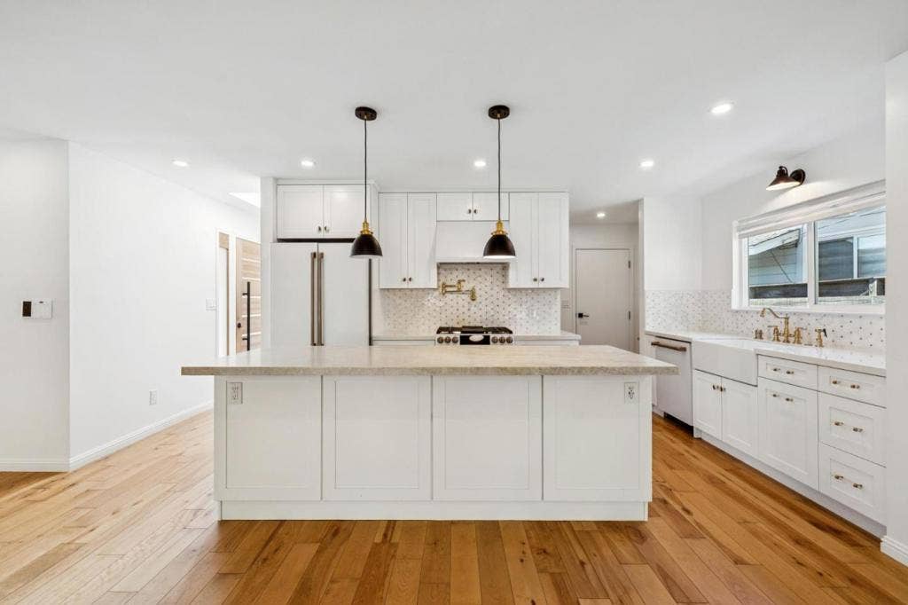 830 Robin Lane, Millbrae, CA 94030 830 Robin Lane, Millbrae, CA 94030