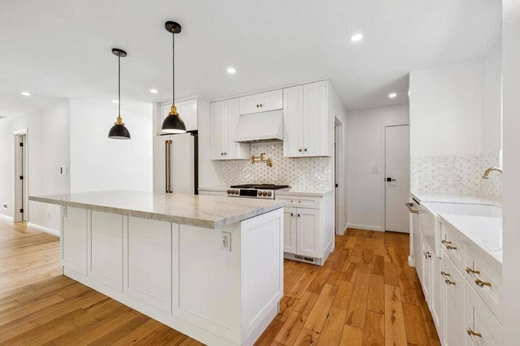 830 Robin Lane, Millbrae, CA 94030 830 Robin Lane, Millbrae, CA 94030