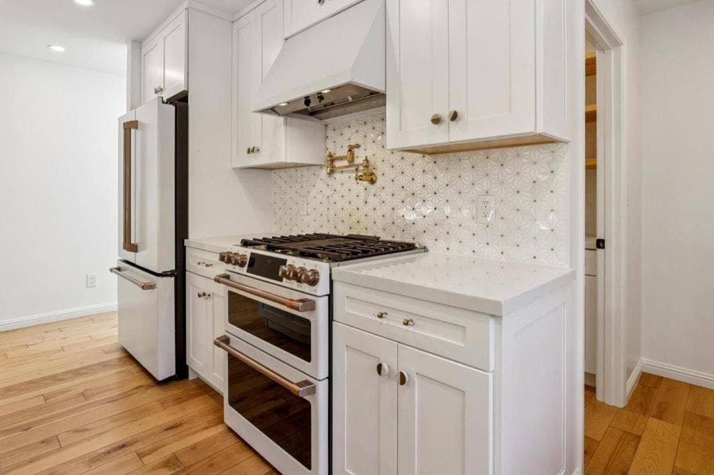 830 Robin Lane, Millbrae, CA 94030 830 Robin Lane, Millbrae, CA 94030