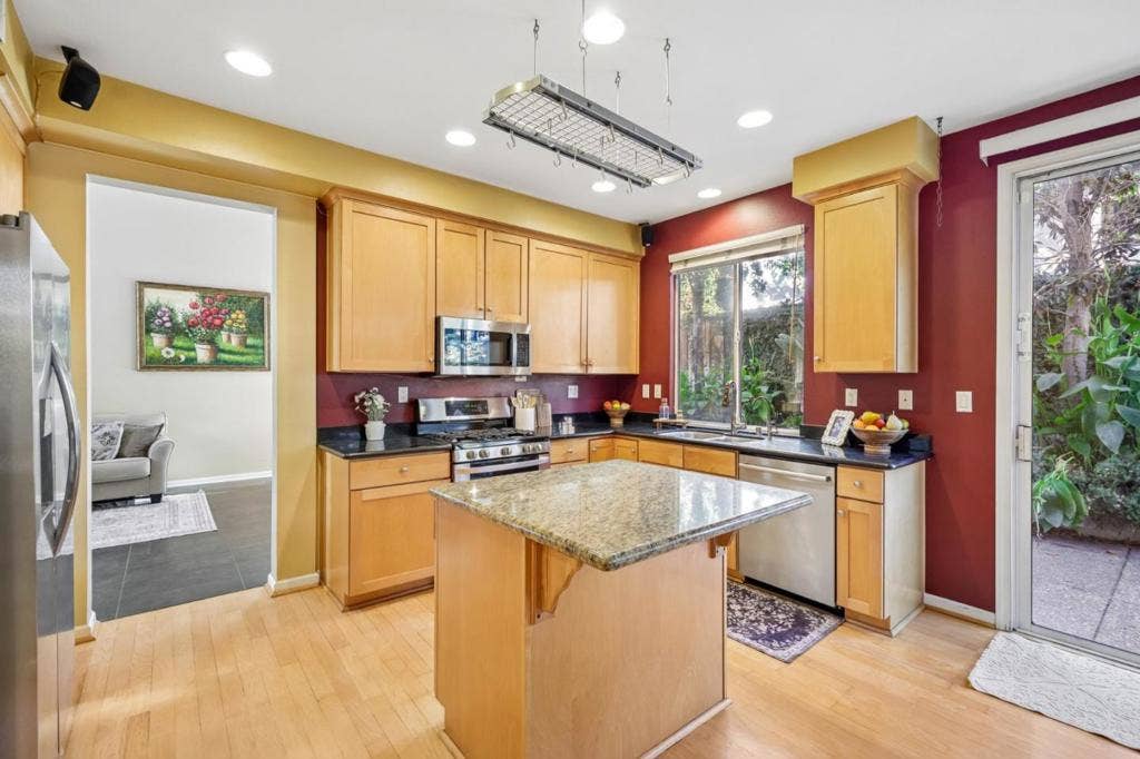 44 S 16th Street, San Jose, CA 95112 44 S 16th Street, San Jose, CA 95112