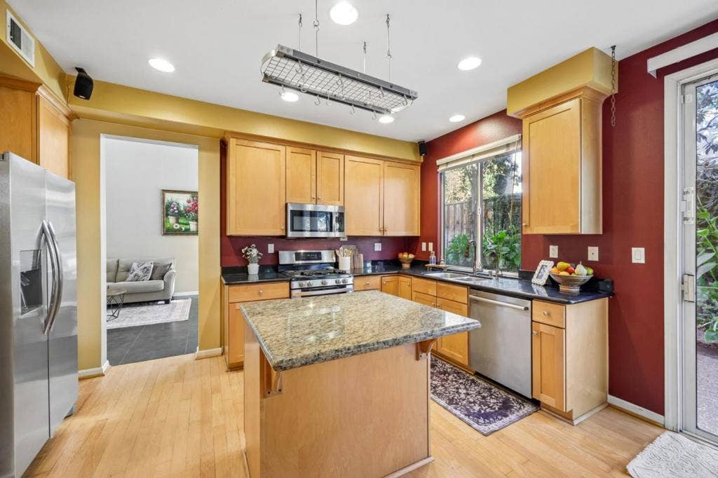 44 S 16th Street, San Jose, CA 95112 44 S 16th Street, San Jose, CA 95112